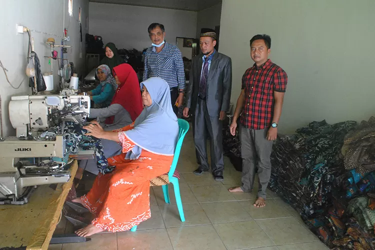 Usaha Konveksi Desa Jabung Berusaha Bangkit, Butuh Peralatan dan Modal Usaha